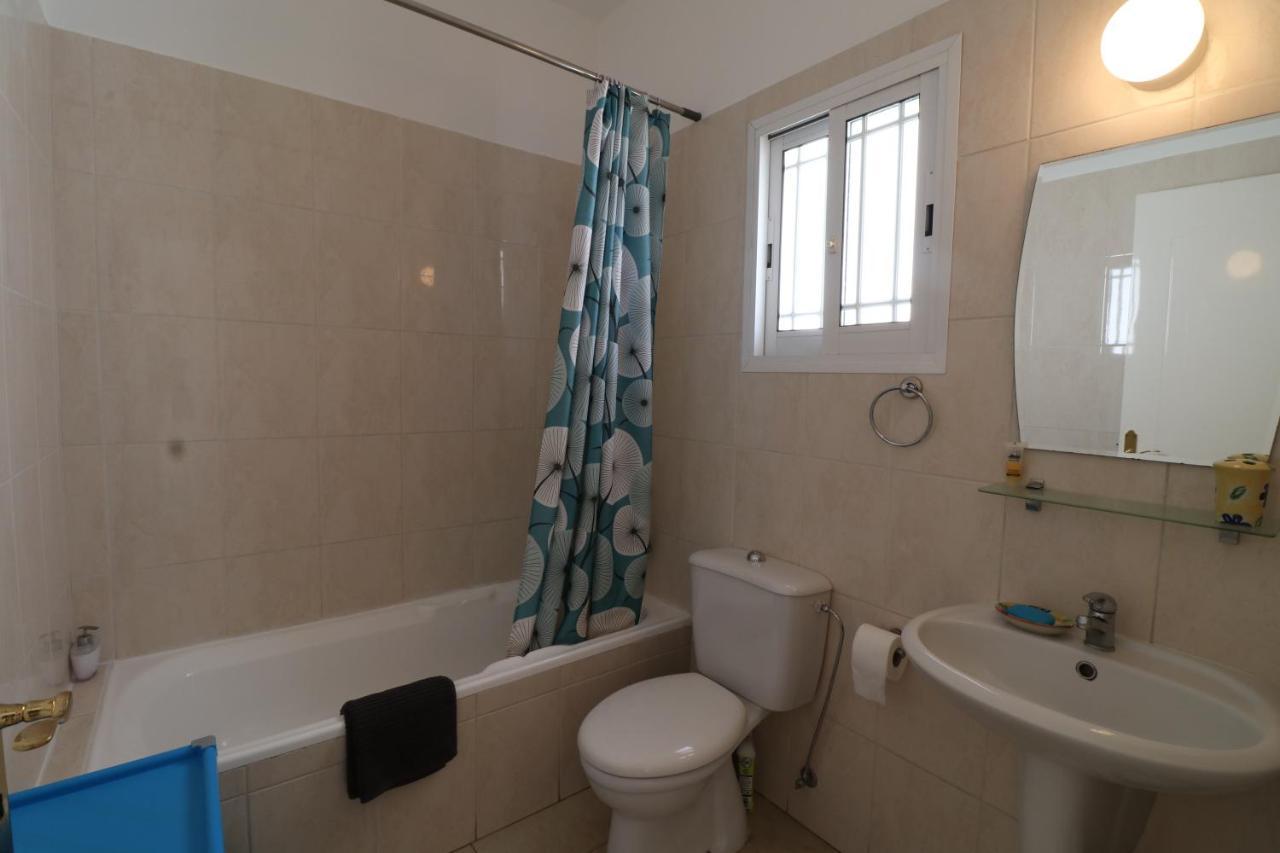 Apartment In Kato Pafos & 10 Min To Venus Beach Dış mekan fotoğraf