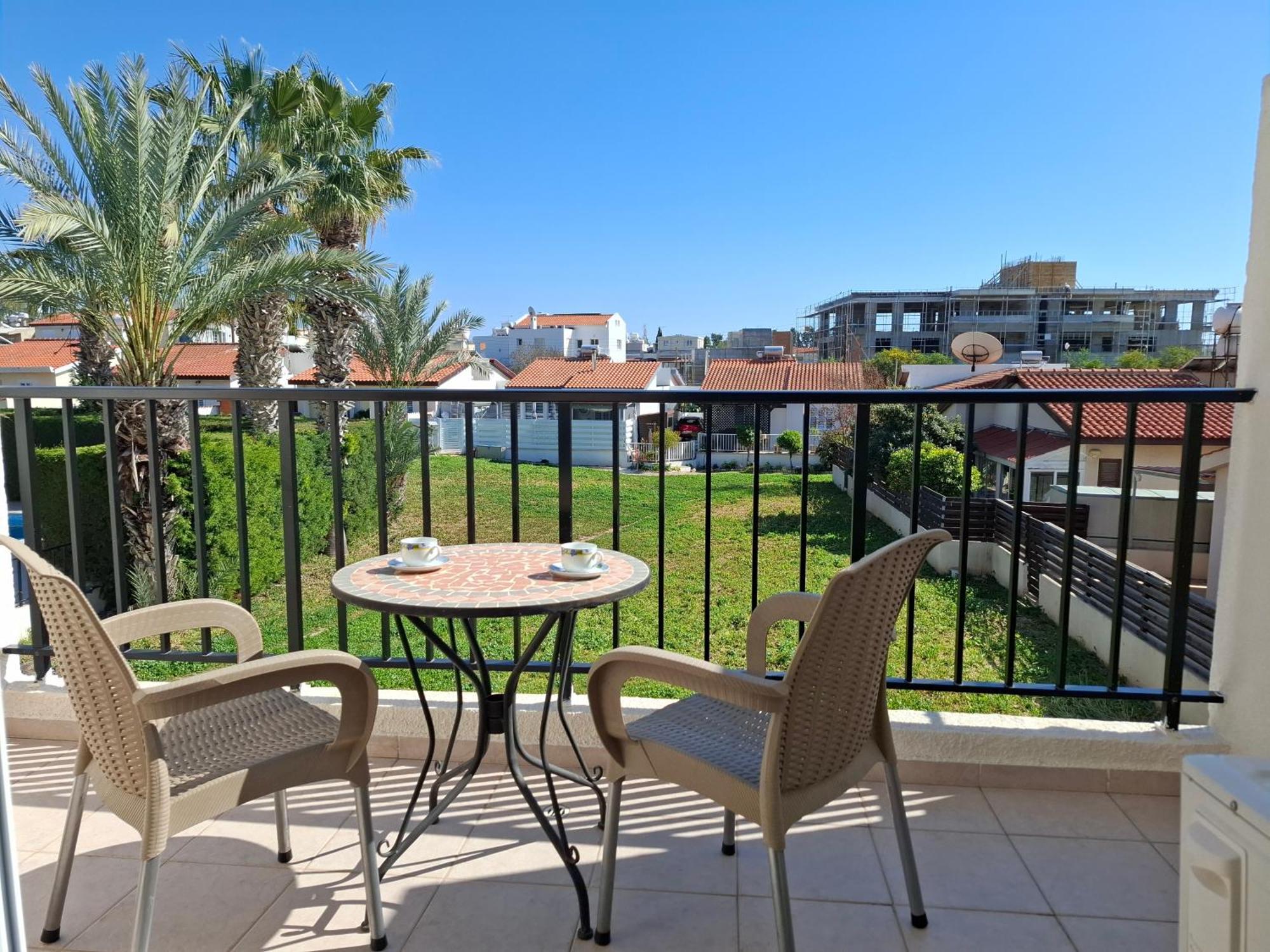 Apartment In Kato Pafos & 10 Min To Venus Beach Dış mekan fotoğraf