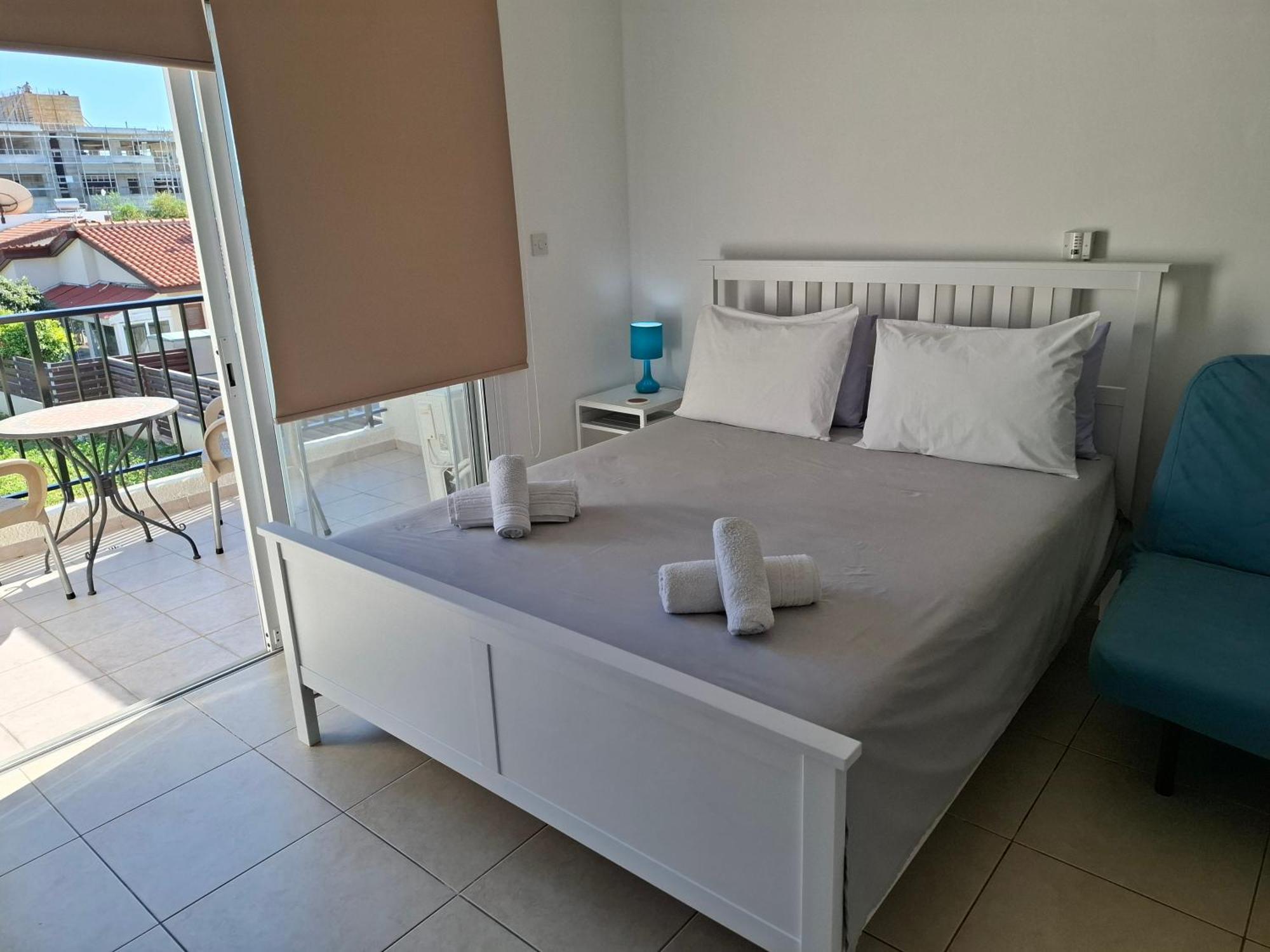 Apartment In Kato Pafos & 10 Min To Venus Beach Dış mekan fotoğraf