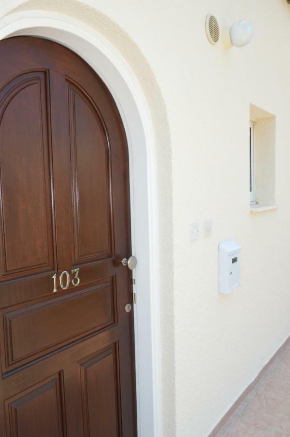 Apartment In Kato Pafos & 10 Min To Venus Beach Dış mekan fotoğraf